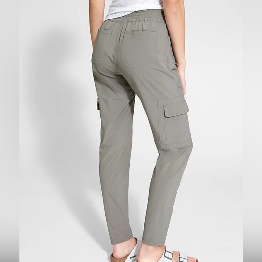 Athleta‎ Chelsea Cargo Pants Women 4 Grey Zip Pockets Athleisure Active Yoga - Picture 6 of 8